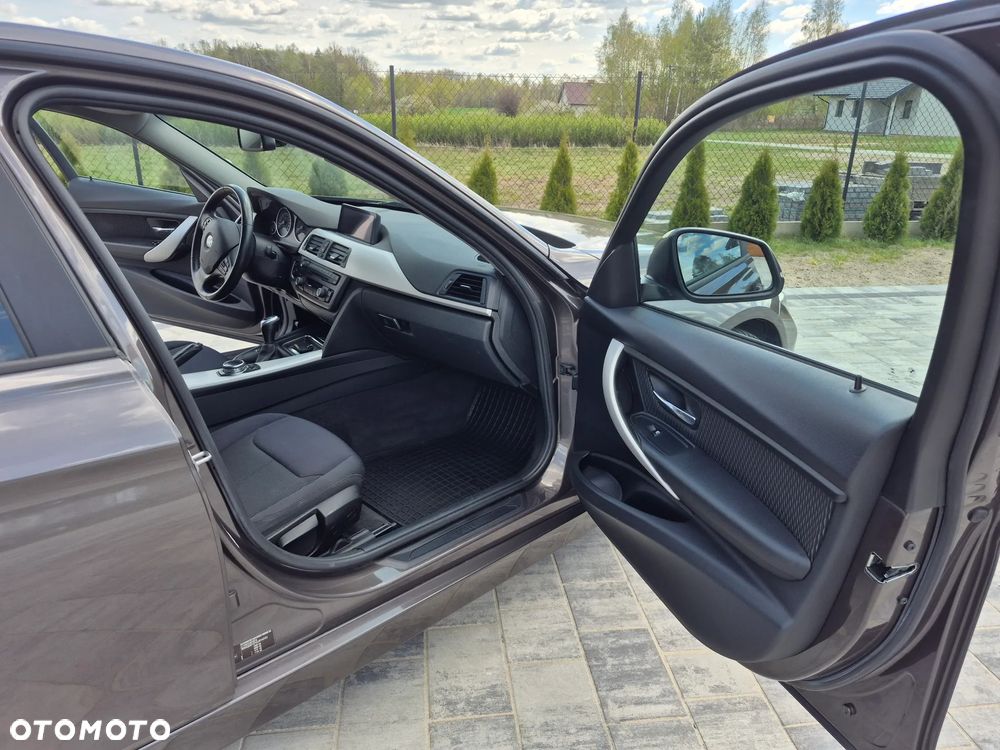 BMW Seria 3 316d - 12