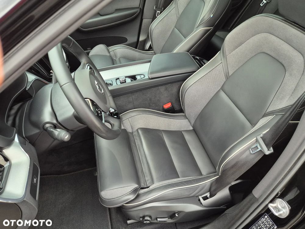 Volvo XC 60 B5 D AWD Ultimate Dark - 23