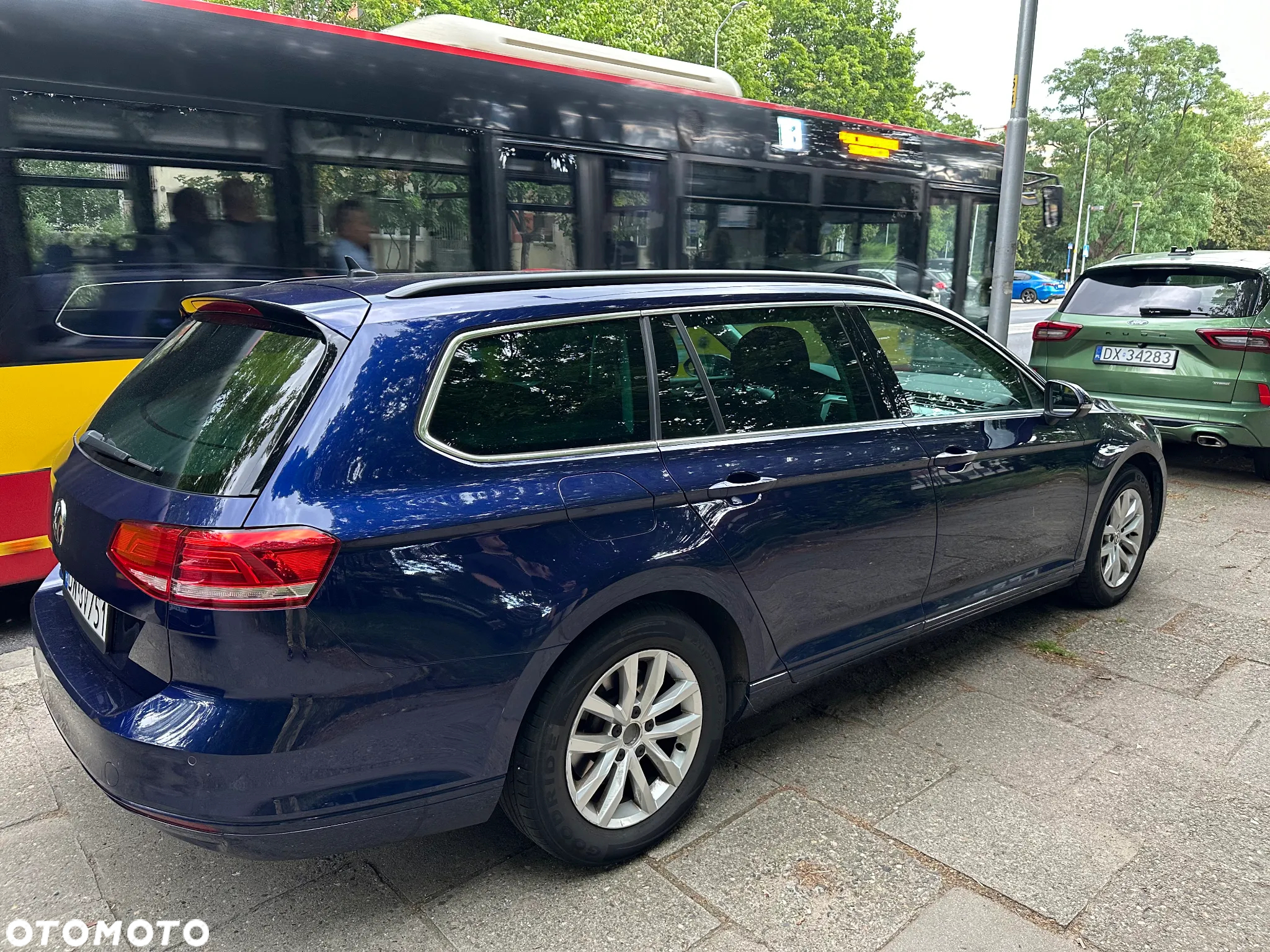 Volkswagen Passat - 2