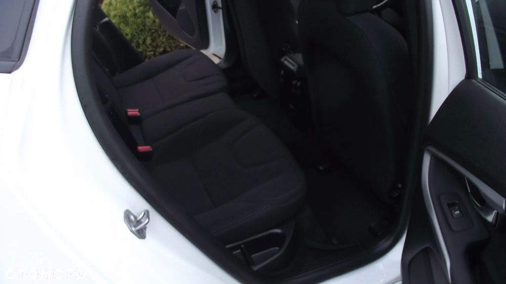 Volvo V40 T2 Kinetic - 32