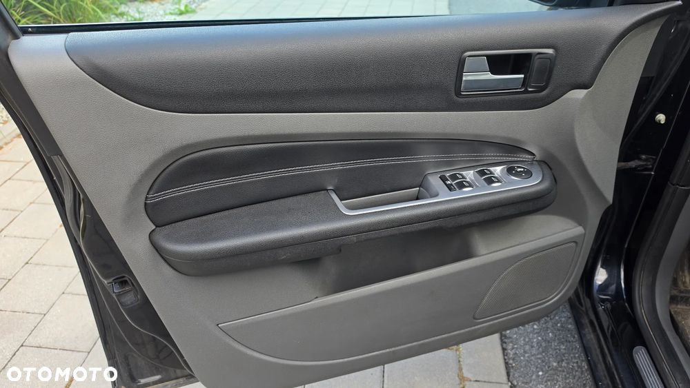Ford Focus 2.0 Sport - 16