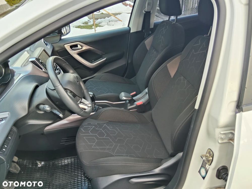 Peugeot 2008 PureTech 82 Allure - 40