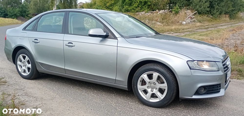 Audi A4 Limousine - 4