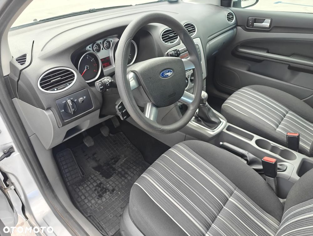 Ford Focus 1.6 Trend - 21