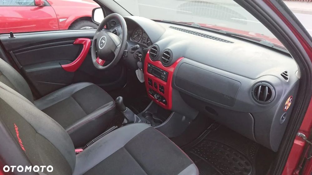 Dacia Sandero Stepway 1.6 - 9