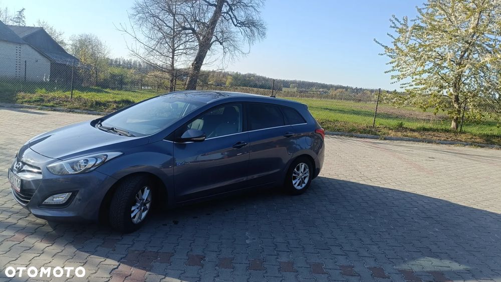 Hyundai i30 blue 1.6 CRDi Trend - 3