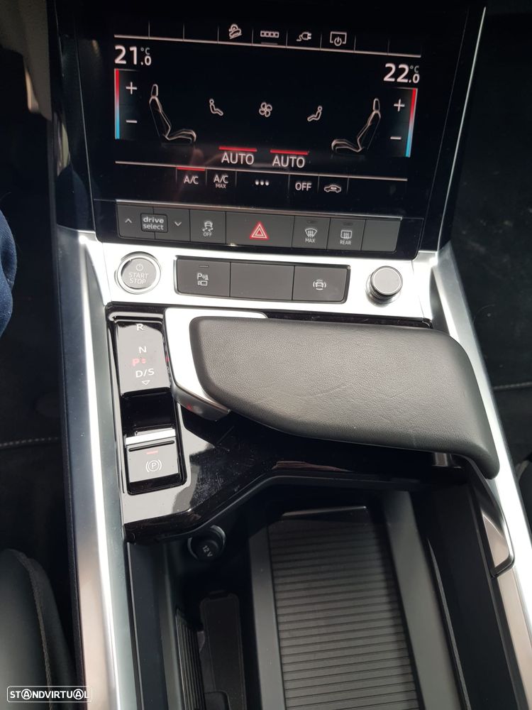 Audi Q8 e-Tron 50 quattro S line - 42