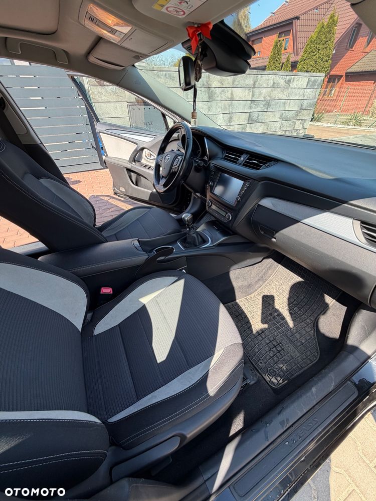 Toyota Avensis Touring Sports 1.6 D-4D Comfort - 24