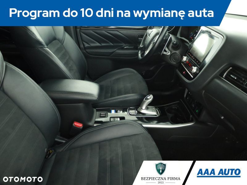 Mitsubishi Outlander - 9