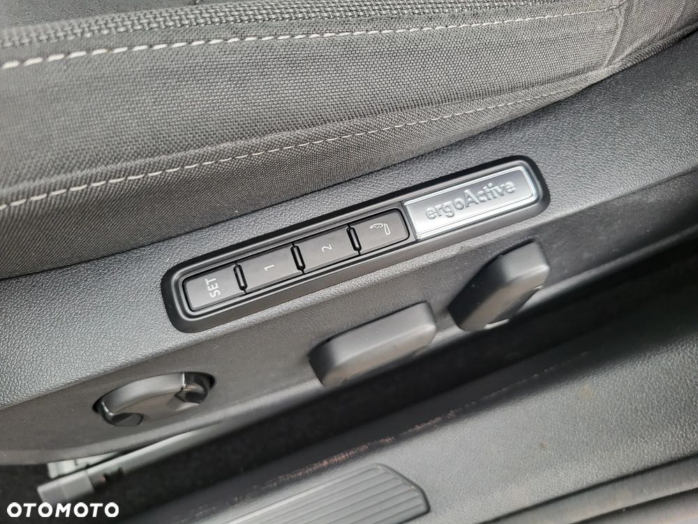 Volkswagen Golf 1.5 TSI EVO Style - 17