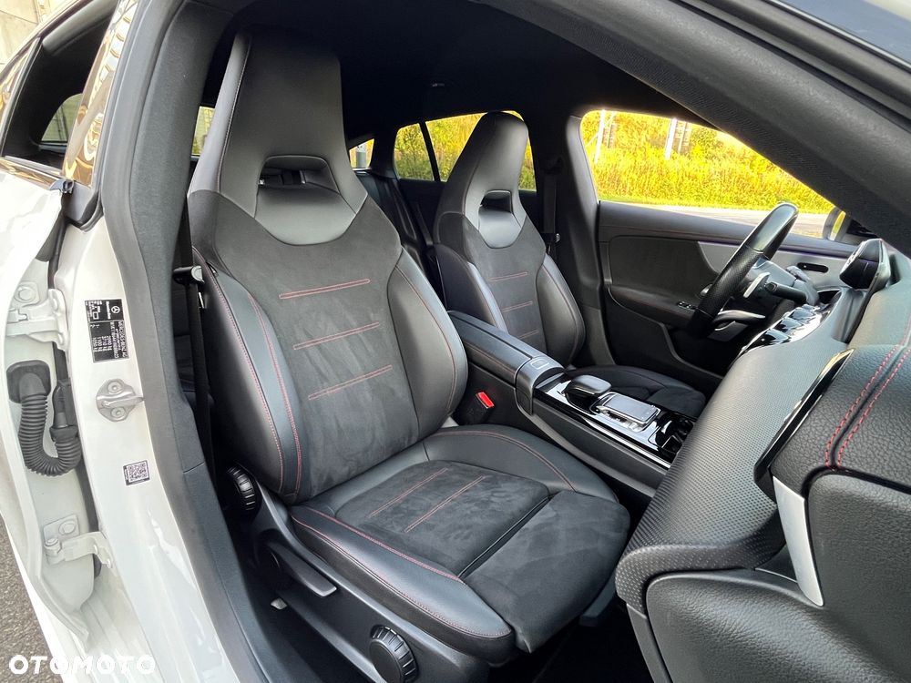 Mercedes-Benz CLA 220 AMG Line 7G-DCT - 17
