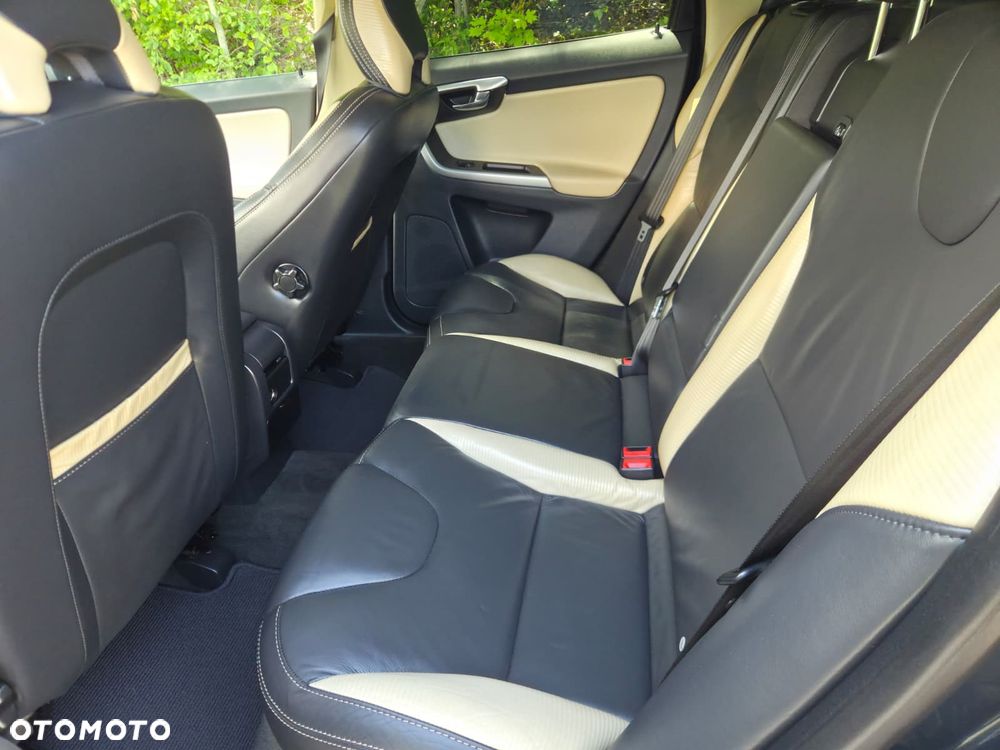 Volvo XC 60 D3 R-Design - 13