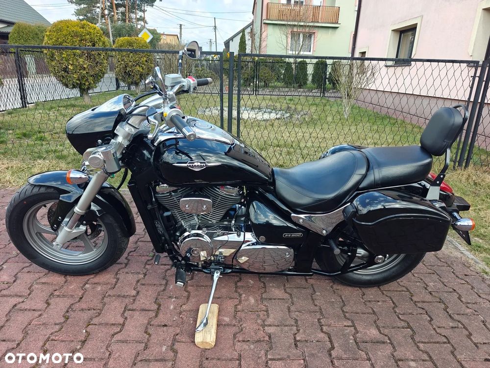 Suzuki Intruder - 17