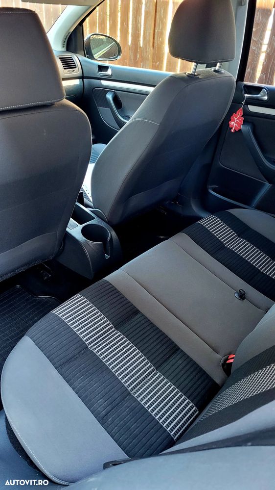 Volkswagen Golf - 8