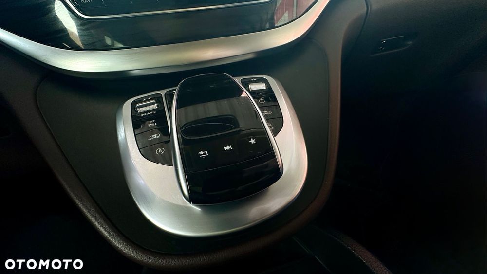Mercedes-Benz Klasa V 250 d 4-Matic Avantgarde 7G-Tronic (d³ugi) - 19
