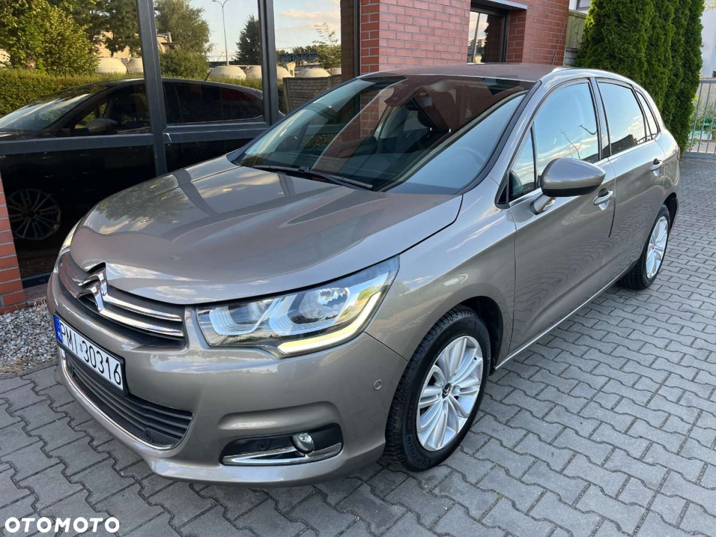Citroën C4 PureTech 130 Stop&Start PLUS - 1
