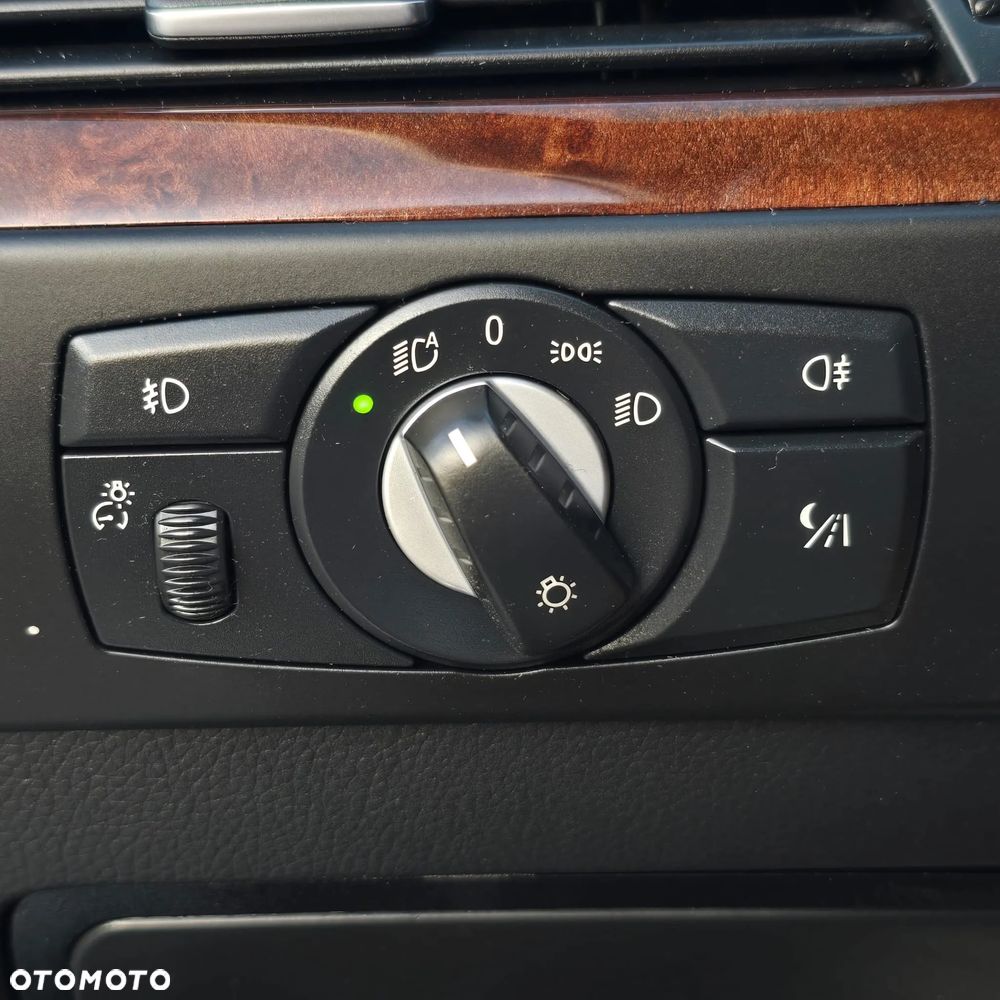 BMW Seria 5 530d Sport-Aut Edition Sport - 34