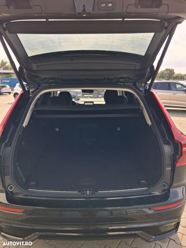 Volvo XC 60 B5 AT AWD MHEV Plus Dark - 15