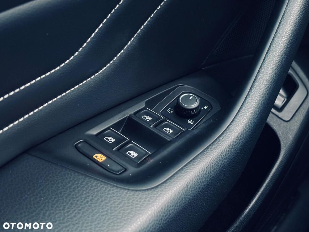 Volkswagen Passat - 34