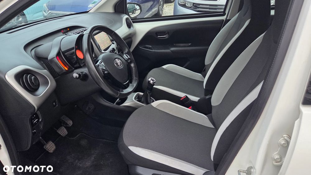 Toyota Aygo x-play Edition-S - 18