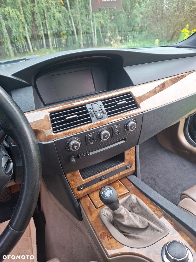 BMW Seria 5 530i - 28