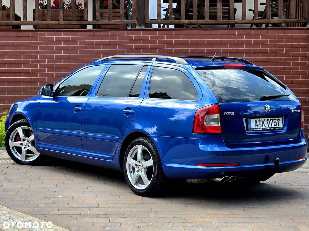 Skoda Octavia 2.0 TDI CR DPF RS - 25