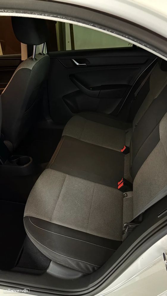 Skoda Rapid 1.6 TDI Active - 16