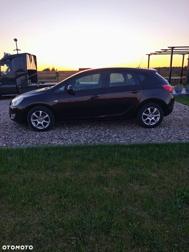 Opel Astra - 2