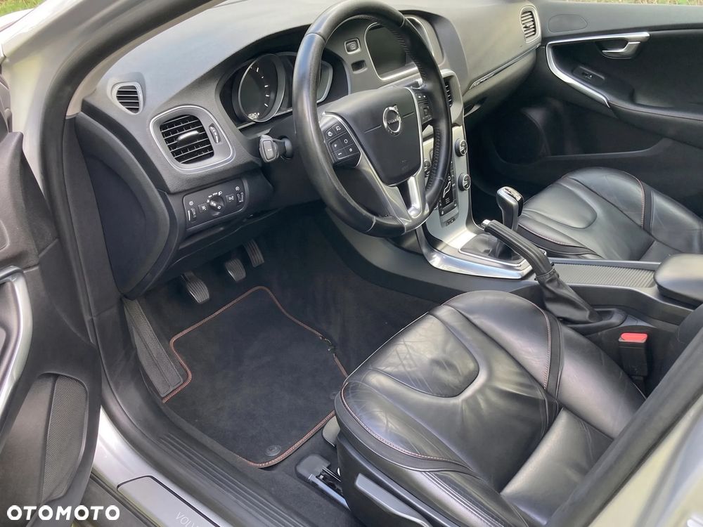 Volvo V40 Cross Country D2 Drive-E Ocean Race - 7