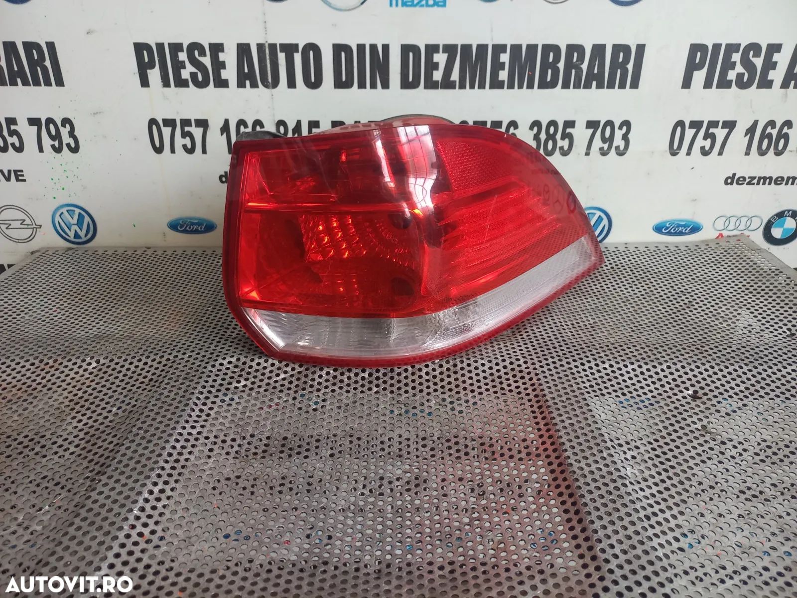 Lampa Stop Tripla Stanga Vw Golf 5/6 Combi Break Variant - 1