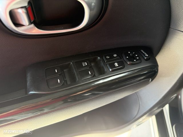 Kia Soul 1.6 CRDi TX - 17