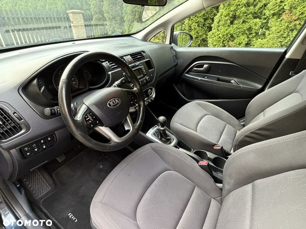 Kia Rio - 11