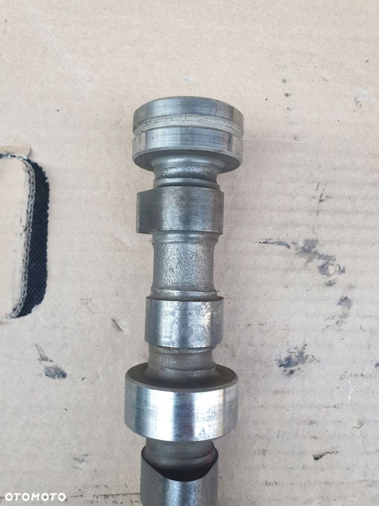 wałek rozrządu mercedes w126 500 5.0 v8 - 2