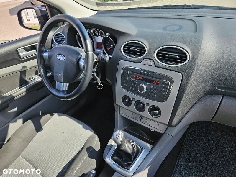 Ford Focus 1.6 Ambiente - 27
