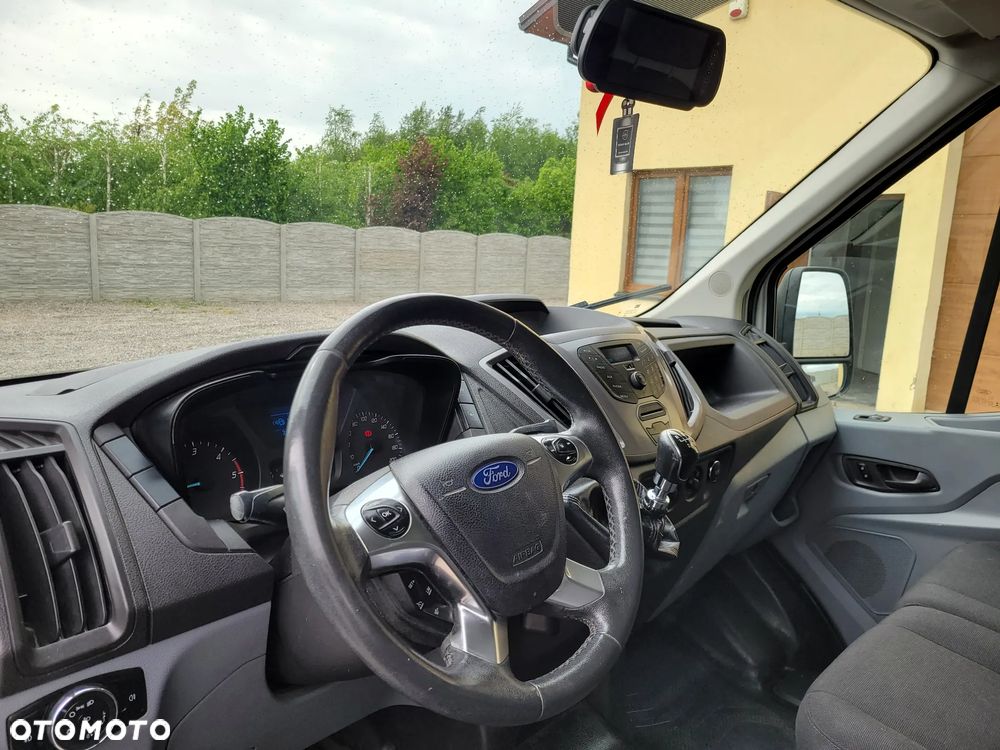Ford Transit - 12