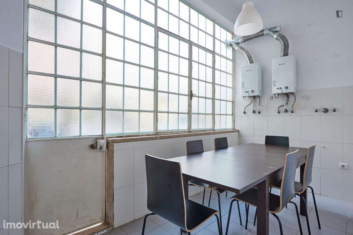 Quarto - localizado em Alameda Lisbon - Grande imagem: 4/15