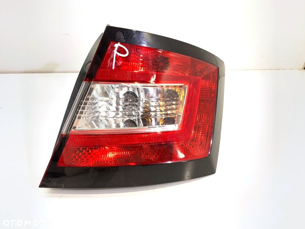 LAMPA PRAWY TYŁ  SKODA FABIA III (NJ3) 2014 - 2022 1.0 44 kW [60 KM] benzyna 2014 - 2022 6V6945096 - 1