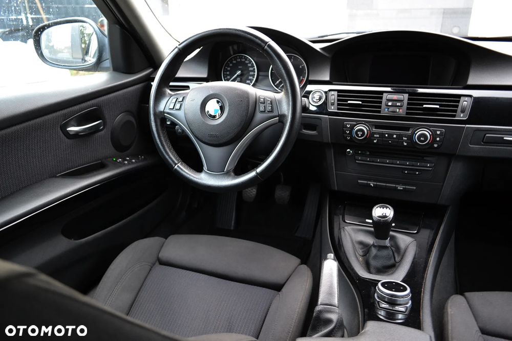BMW Seria 3 320d DPF - 13