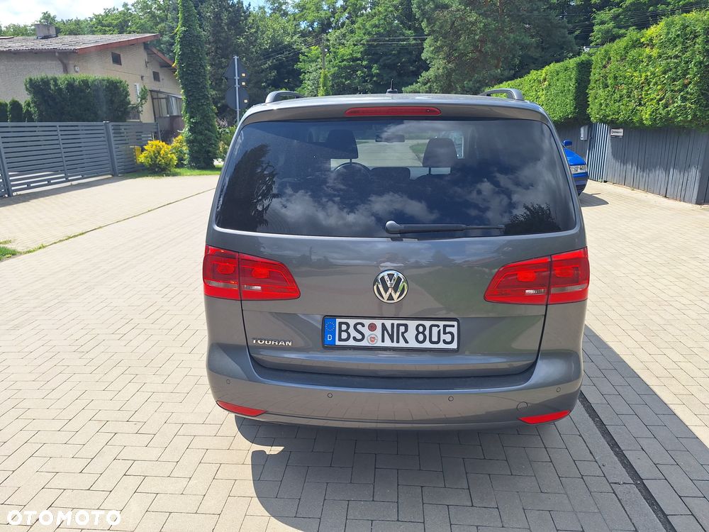 Volkswagen Touran - 4