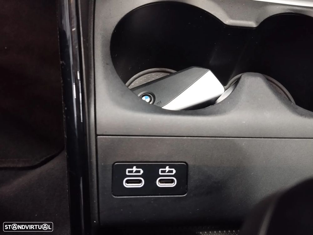 BMW iX1 eDrive20 - 45