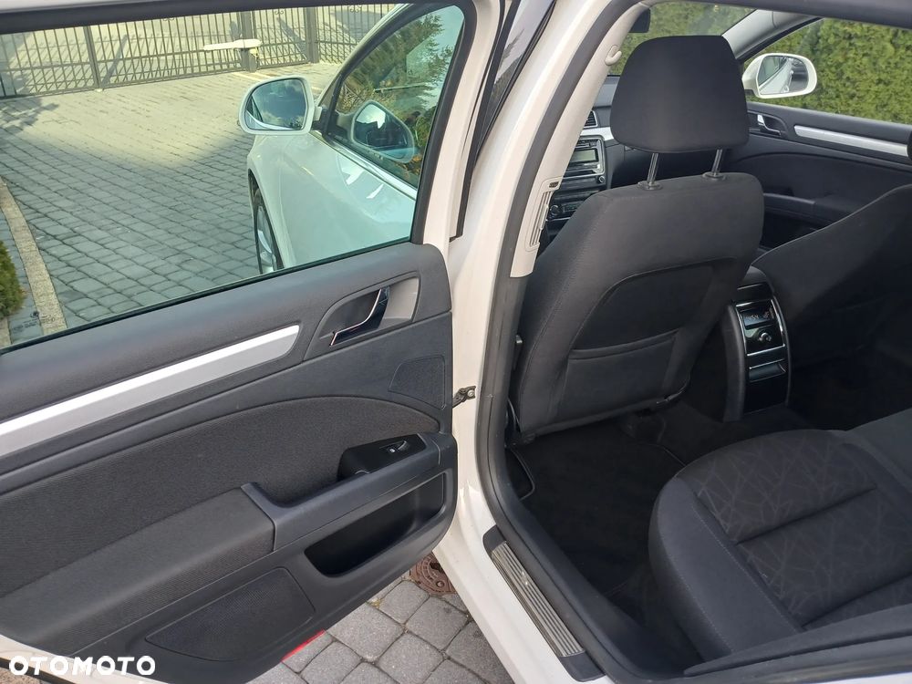 Skoda Superb 2.0 TDI DPF Elegance - 25