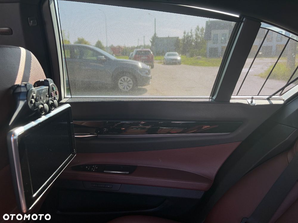 BMW Seria 7 730Ld - 25