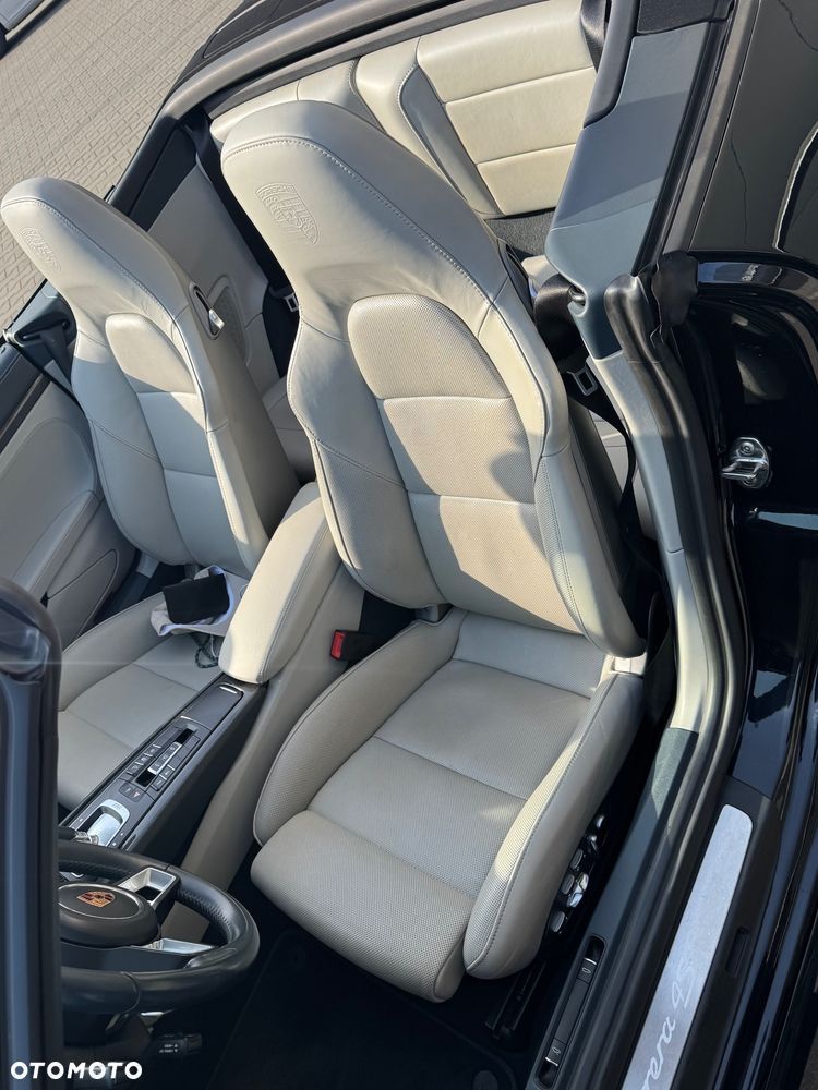 Porsche 911 Carrera 4S PDK - 18