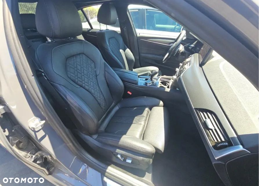 BMW Seria 5 540i xDrive M Sport Edition - 11