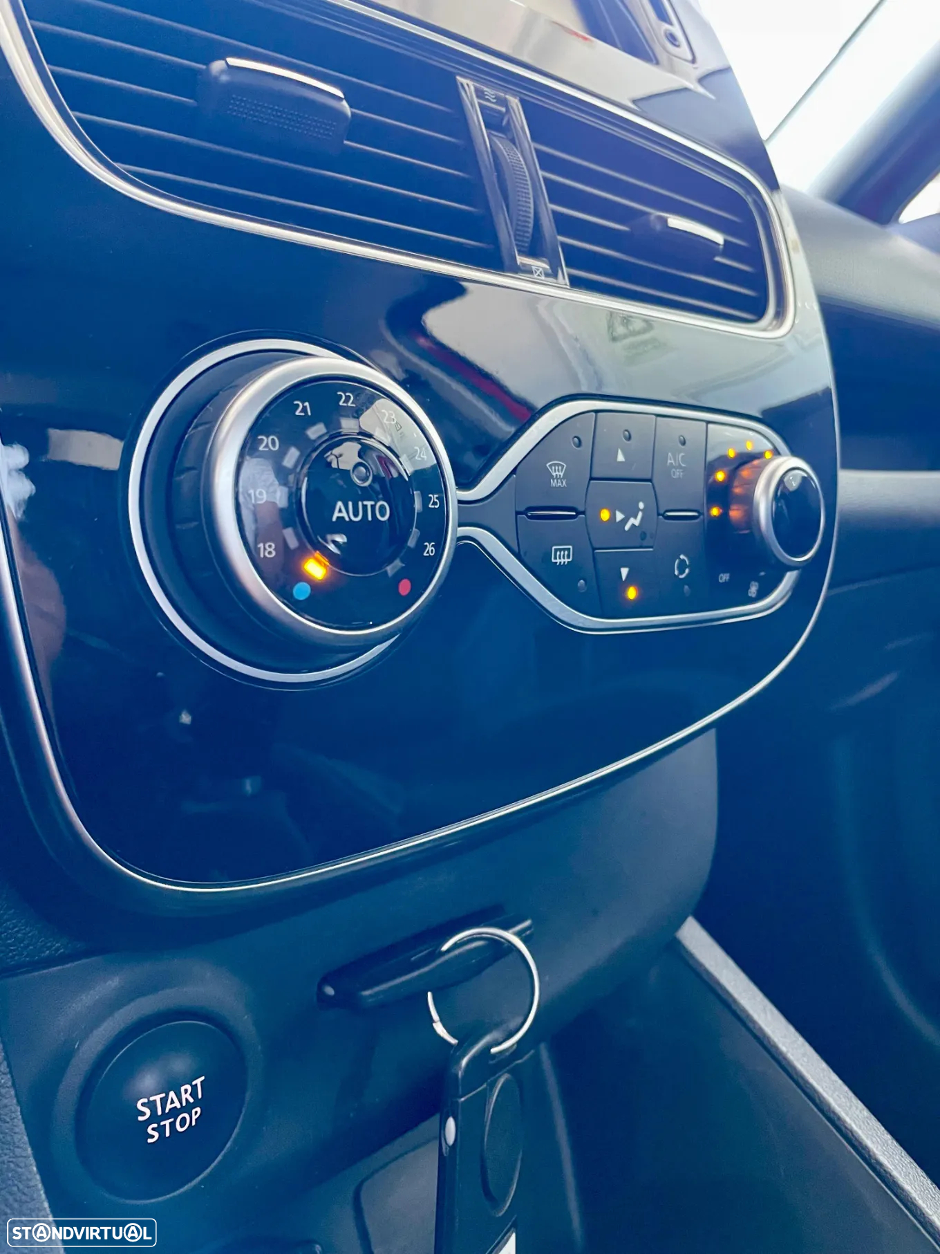 Renault Clio (Energy) TCe 90 Start & Stop LIMITED - 28