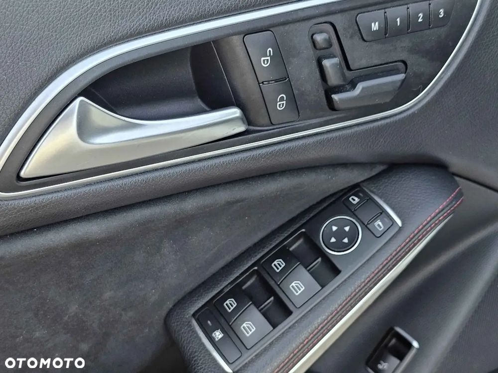 Mercedes-Benz CLA - 13