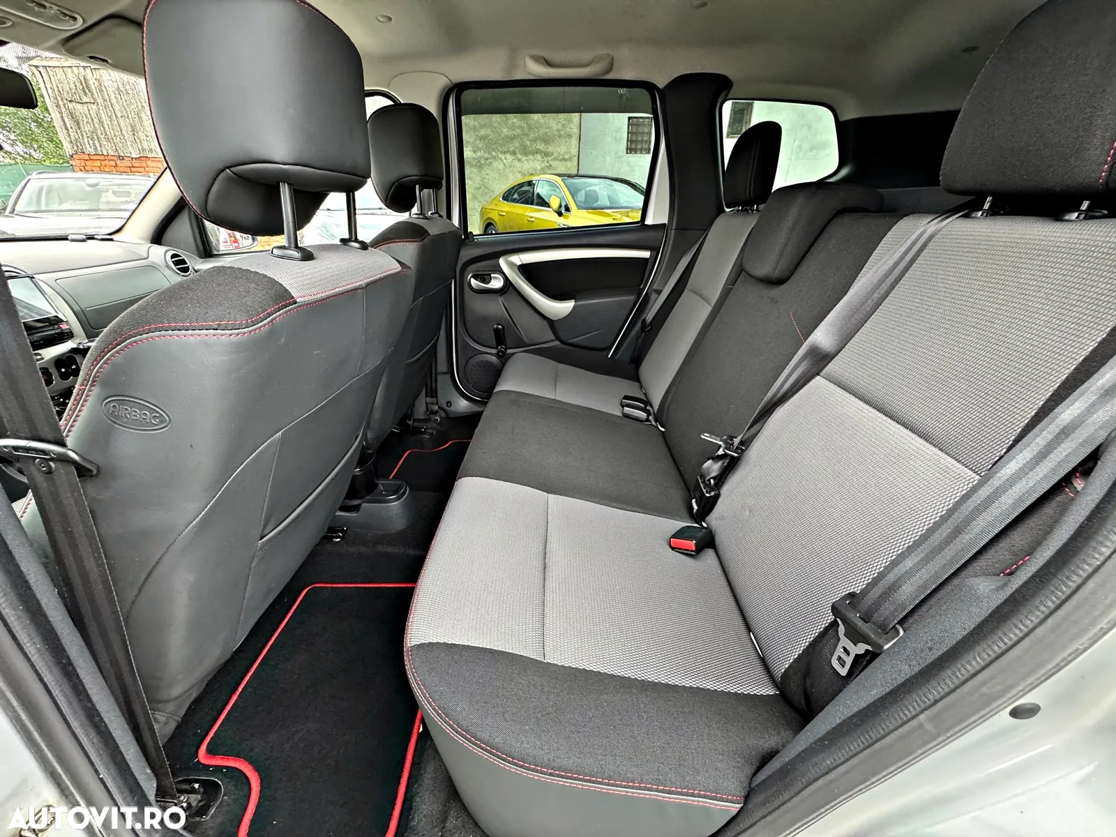 Dacia Duster 1.5 dCi 4x4 Laureate - 6