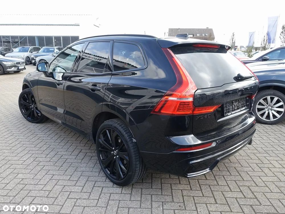 Volvo XC 60 B5 B AWD Ultra Black Edition - 4