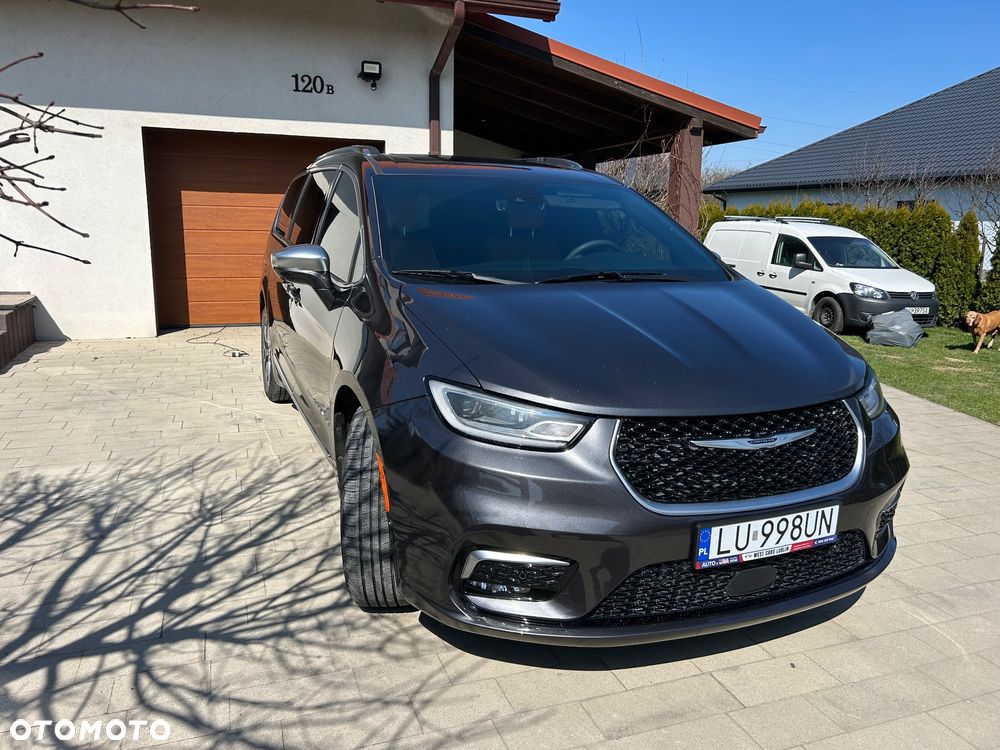 Chrysler Pacifica - 1