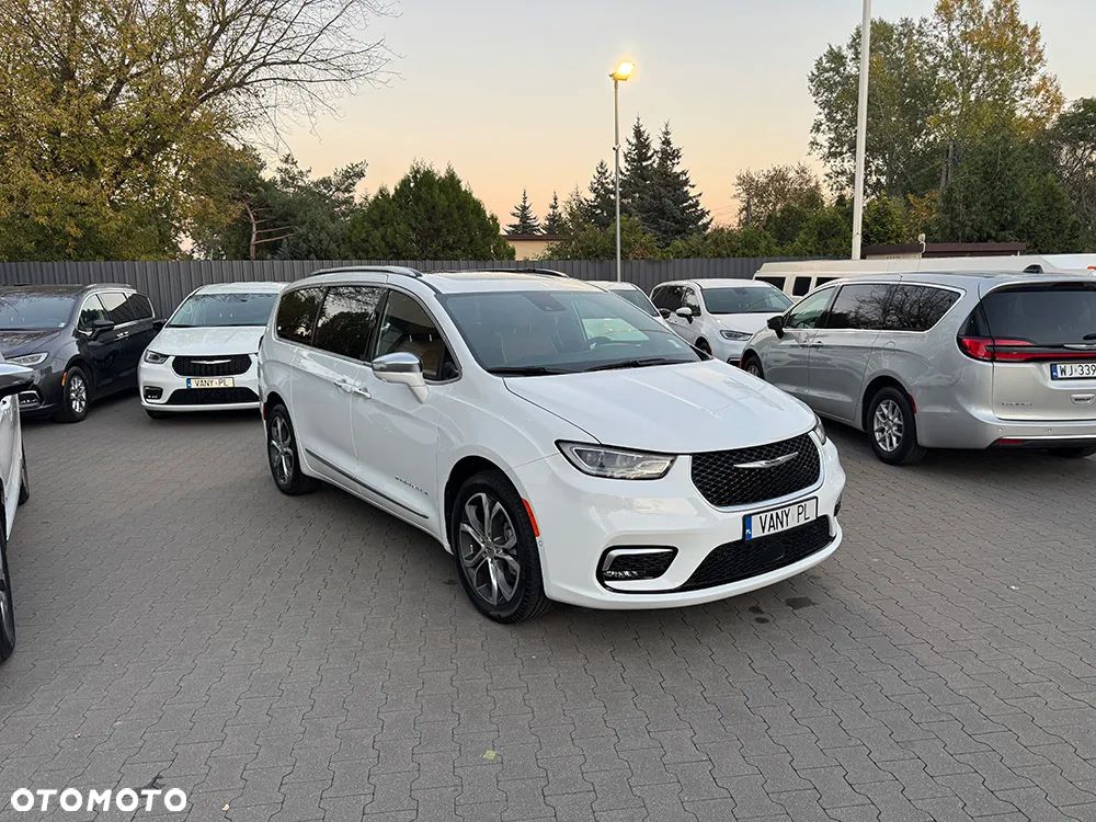 Chrysler Pacifica - 24
